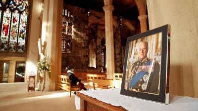 принц Уильям - Елизавета II - принц Филипп - святой Георгий - Гарри - Букингемский дворец раскрыл детали церемонии похорон принца Филиппа - iz.ru - Англия