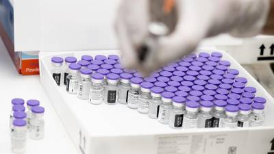 Евросоюз получит дополнительно 50 млн доз вакцины Pfizer - iz.ru - Брюссель - Ляйен