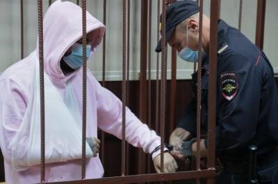Эльмина Гулиева - Прокурор запросил для рэпера Гулиева почти 4,5 года колонии по делу о ДТП - aif.ru - Москва