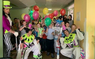 Артисты «Королевского цирка» побывали в гостях у маленьких пациентов детской областной больницы в Твери - afanasy.biz - Тверь