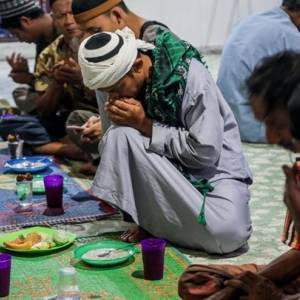 У мусульман начался священный месяц Рамадан. Фото - reporter-ua.com - Саудовская Аравия