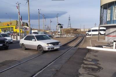 В Улан-Удэ исчезли ямы на переезде в сторону «сотых» кварталов - ulan.mk.ru - Улан-Удэ