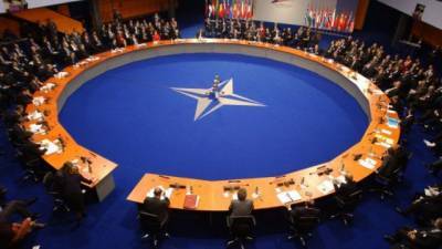 Йенс Столтенберг - НАТО призвало РФ немедленно остановить эскалацию против Украины - hubs.ua - Брюссель