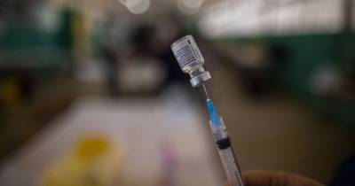 Давид Арахамия - В "Слуге народа" рассказали, когда украинцы смогут покупать вакцины от коронавируса - tsn.ua