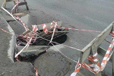 Спонсор заделает растущую дыру в асфальте около нового микрорайона Петрозаводска - karel.mk.ru - Петрозаводск