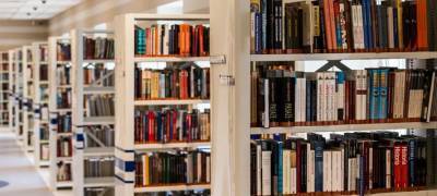 Ведущие российские издательства с писателями приедут в Петрозаводск на книжную ярмарку - stolicaonego.ru - Петрозаводск - республика Карелия