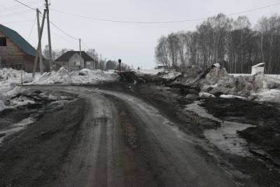 «Я поняла, что она задыхается»: приехавшая на вызов к младенцу скорая застряла в грязи под Новосибирском - tayga.info - Новосибирск - Бердск - район Искитимский