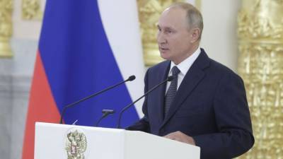 Владимир Путин - Президент России объяснил важность отказа от абсурдных норм в социальной сфере - newinform.com - Россия