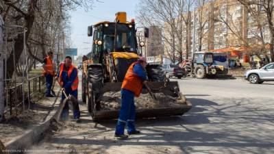 Более 40 рязанцев задействованы в уборе улицы Интернациональной - 7info.ru