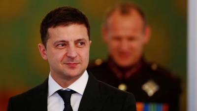 Владимир Зеленский - Денис Пушилин - Зеленский считает ситуацию на Донбассе контролируемой - gazeta.ru - Киев - ДНР