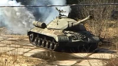 В NI назвали танк, которым СССР в 1945 году напугал своих союзников в Берлине - newinform.com - Берлин