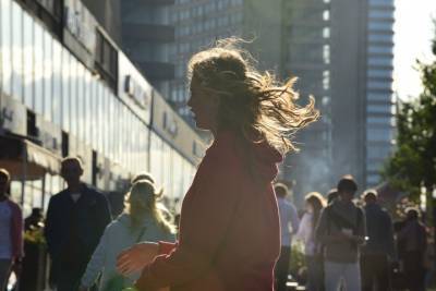 «Желтый» уровень опасности объявлен в Москве из-за порывистого ветра - vm.ru - Москва - Московская обл.