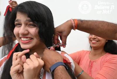 Девушка с самыми длинными волосами в мире сделала короткую стрижку - kp.ua - India - штат Гуджарат