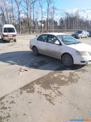 В Долинске на автомобиль обрушилась часть фасада многоэтажного дома - sakhalin.info - Долинск
