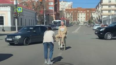 В Уфе девушки шокировали горожан фотосессий на проезжей части - bash.news - Уфа
