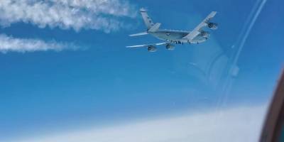 Истребитель РФ МиГ-31 перехватил самолет RC-135 ВВС США над Тихим океаном вдоль Камчатки, видео - ТЕЛЕГРАФ - telegraf.com.ua