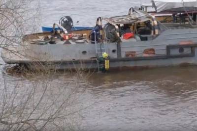 В Тверской области водолазы ищут неизвестную дыру в мутной воде - tver.mk.ru - Москва - Тверская обл. - район Кимрский