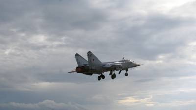 Опубликовано видео перехвата самолета-разведчика ВВС США российским МиГ-31 - politros.com