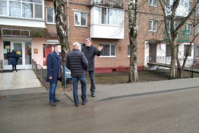 В центре Смоленска жители четырех домов избавились от парковки - mk-smolensk.ru - Смоленск