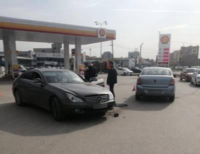 Трехлетняя девочка пострадала в аварии «Mercedes» и «Ravon R4» в Рязани - 7info.ru - Рязань
