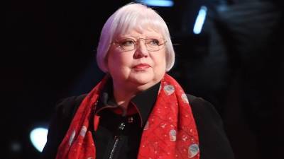 Светлана Крючкова - «Не знала, вернусь или нет»: 70-летняя Крючкова рассказала о борьбе с онкологией - 5-tv.ru - РСФСР
