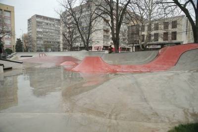 Евгений Первышов - В сквере Дружбы народов Краснодара открыли новый скейтпарк - kuban.mk.ru - Краснодар