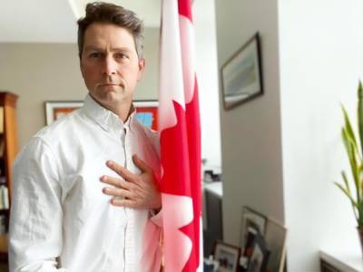 Канадский политик случайно "засветился" голым во время конференции в Zoom - gordonua.com - Канада
