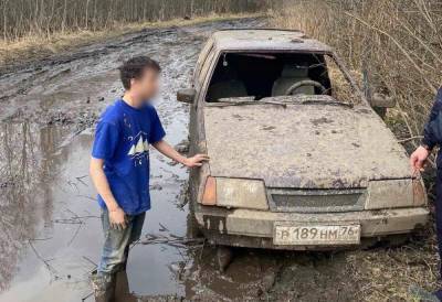 17-летний москвич ехал за рулем «восьмерки» к бабушке в Тверь и застрял в луже - afanasy.biz - Москва - Тверь