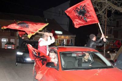 Полиция сербского анклава Косово задержала провокаторов, махавших... - politnavigator.net - Косово