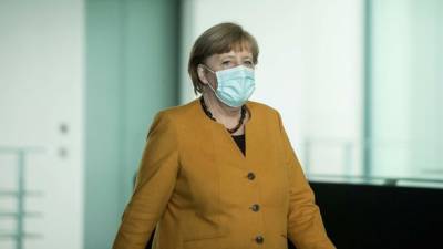 Ангела Меркель - Штеффена Зайберта - Ангела Меркель сделала первую прививку вакциной AstraZeneca - unn.com.ua - Киев - Англия