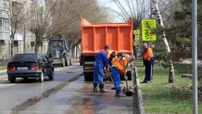Сотрудники администрации вновь вышли на уборку рязанских улиц - 7info.ru - Рязань