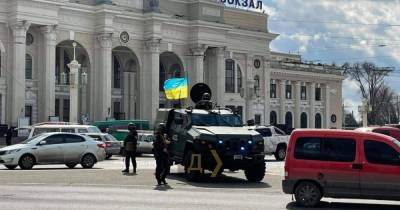 В Одессе на улицах заметили бронемашины с пулеметами: проводятся антитеррористические учения - tsn.ua - Одесса
