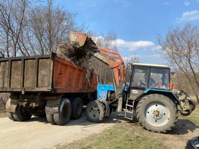 Семь КамАЗов мусора вывезли из липецкого лога сотрудники ЛГЭК - lipetskmedia.ru - Липецкая обл. - Липецк