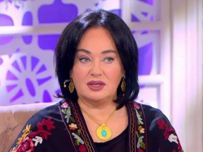 Лариса Гузеева - Роза Сябитова - Лариса Гузеева сделала первую в жизни татуировку в эфире «Давай поженимся!» - bloknot.ru