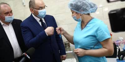 Максим Степанов - Савик Шустер - В Украине публичных лиц больше не будут прививать остатками вакцин — Степанов - nv.ua