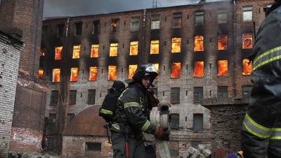 Пожарные потушили «Невскую мануфактуру» на пятый день - gazeta.ru - Санкт-Петербург