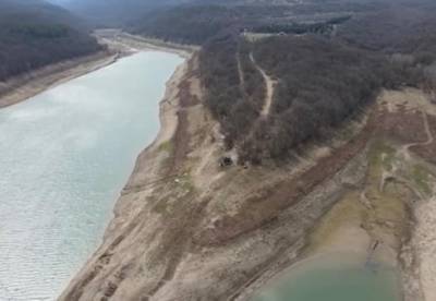 Анатолий Штефан - В Крыму обмелело очередное водохранилище (фото) - facenews.ua - Украина - Крым - район Белогорский