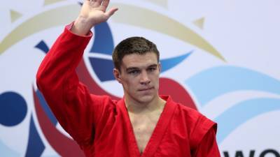 Вадим Немков - Филипп Дэвис - Энтони Джонсон - Российский боец Вадим Немков одолел Фила Дэвиса и вышел в полуфинал Гран-при Bellator - mir24.tv