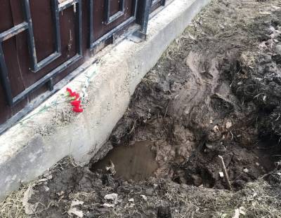 Администрация Брянска не закопала яму, в которой девять дней назад утонул человек - readovka.news - Брянск