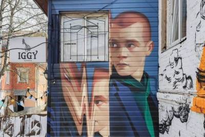 Уличный художник Александр Демкин создал новое граффити в центре Рязани - rzn.mk.ru - Тюмень - Рязань