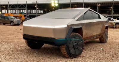 Илон Маск - Илон Маск проехался на прототипе Cybertruck по территории завода Tesla (ФОТО) - delo.ua - Техас