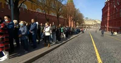 Владимир Ленин - В Москве после карантина открыли мавзолей Ленина: к вождю выстроилась огромная очередь - tsn.ua - Москва - Россия