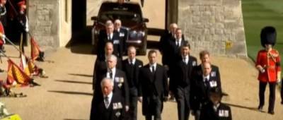 принц Уильям - Елизавета II - принц Гарри - принц Филипп - Опре Уинфри - Враждующих принцев Уильяма и Гарри «разделили» на похоронах принца Филиппа - w-n.com.ua
