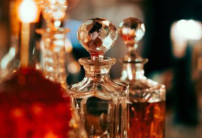 Как выбрать правильный аромат, покупая духи в интернете: советы эксперта - 24tv.ua