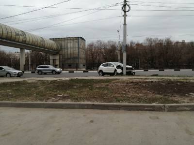 На Московском шоссе в Рязани иномарка врезалась в столб - 7info.ru - Рязань