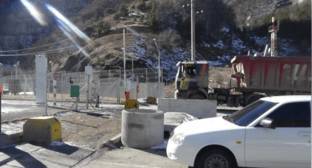 Более 400 фур скопились на "Верхнем Ларсе" - kavkaz-uzel.eu - Грузия - респ. Алания