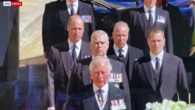 принц Уильям - Елизавета II - принц Гарри - принц Филипп - святой Георгий - В Великобритании состоялись похороны принца Филиппа - piter.tv - Англия - Великобритания
