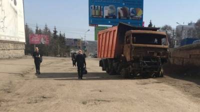 В центре Кузнецка на ул. Стекловской выбросили КаМАЗ - penzainform.ru