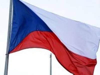 Ян Данек - В Праге забор вокруг посольства России облили «кровью» - rusjev.net - Прага - деревня Врбетица