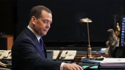 Дмитрий Медведев - Владимир Владимирович Путин - Медведев заметил беспрецедентный рост зарплат россиян - penzainform.ru